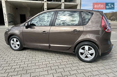 Минивэн Renault Scenic 2011 в 