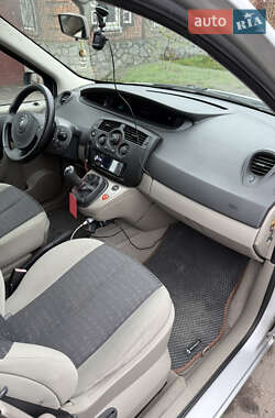 Минивэн Renault Scenic 2004 в 