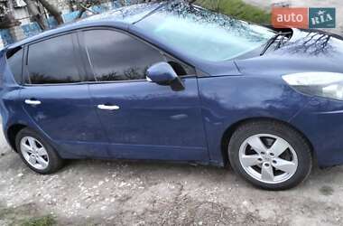 Минивэн Renault Scenic 2010 в 