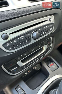 Минивэн Renault Scenic 2009 в 