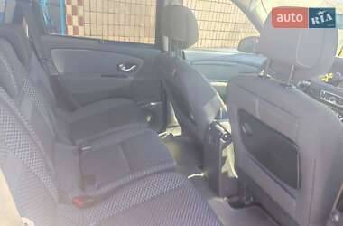 Минивэн Renault Scenic 2011 в 