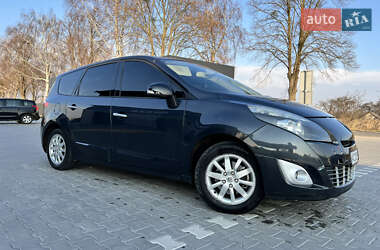 Минивэн Renault Scenic 2011 в 