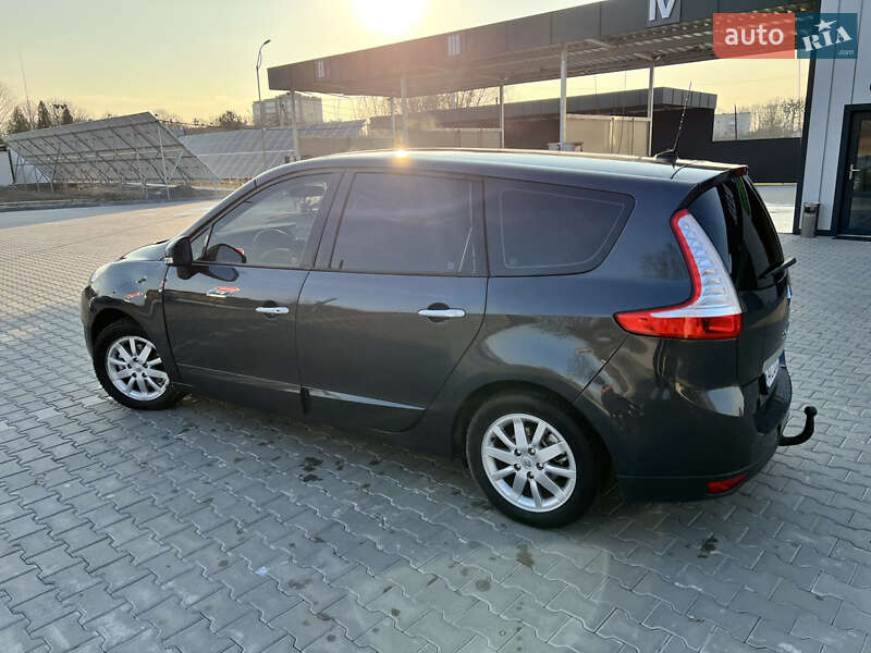 Минивэн Renault Scenic 2011 в Владимире