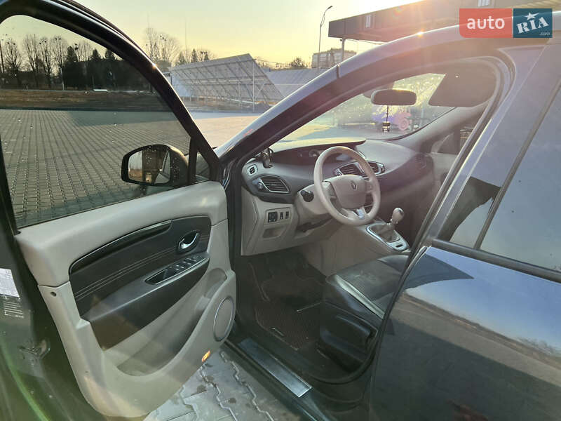 Минивэн Renault Scenic 2011 в Владимире