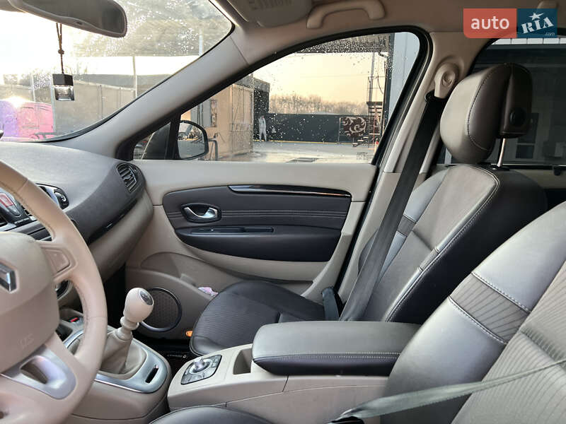 Минивэн Renault Scenic 2011 в Владимире