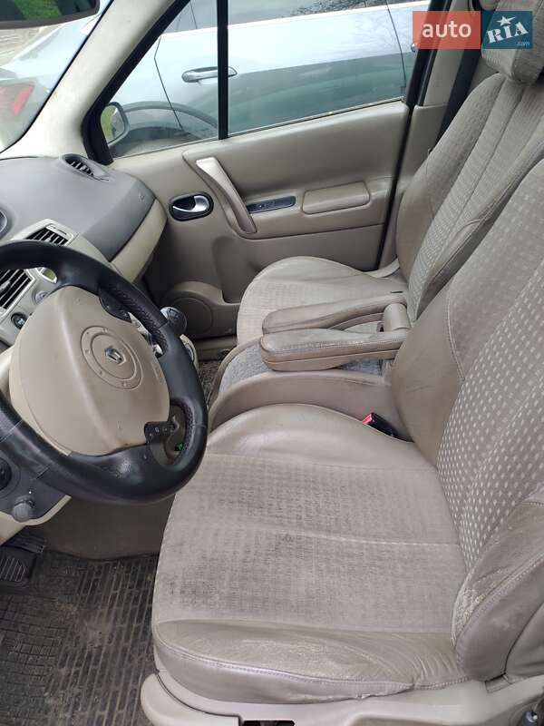 Минивэн Renault Scenic 2004 в Пустомытах