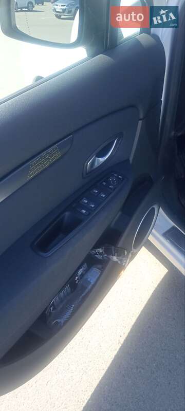 Минивэн Renault Scenic 2010 в Сумах
