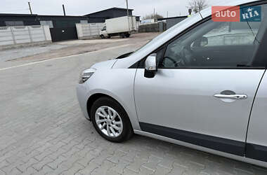 Минивэн Renault Scenic 2013 в 