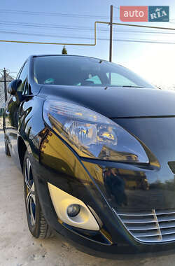 Мінівен Renault Scenic 2011 в 