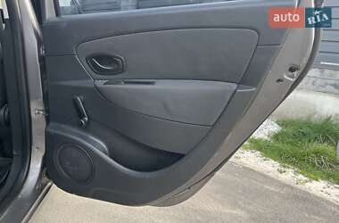 Минивэн Renault Scenic 2011 в 