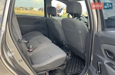 Минивэн Renault Scenic 2011 в 
