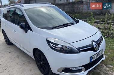 Минивэн Renault Scenic 2015 в 