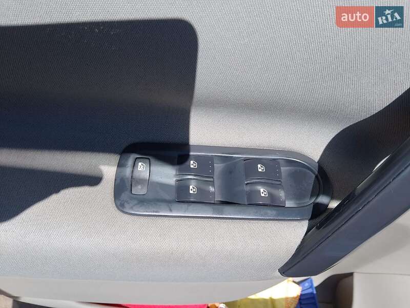Минивэн Renault Scenic 2005 в Кривом Роге