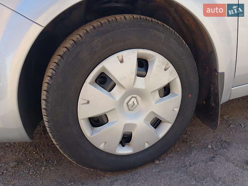 Минивэн Renault Scenic 2005 в Кривом Роге