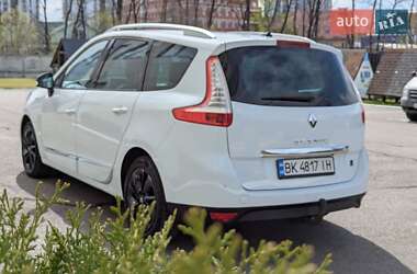 Минивэн Renault Scenic 2015 в 