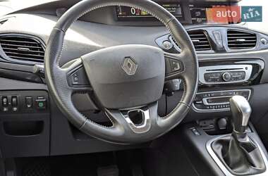Минивэн Renault Scenic 2015 в 