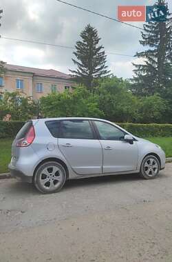 Минивэн Renault Scenic 2011 в 