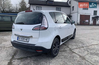 Минивэн Renault Scenic 2012 в 