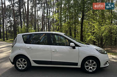 Минивэн Renault Scenic 2012 в 