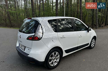Минивэн Renault Scenic 2012 в 