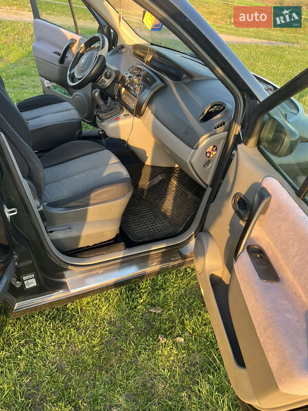 Минивэн Renault Scenic 2005 в Шептицькому