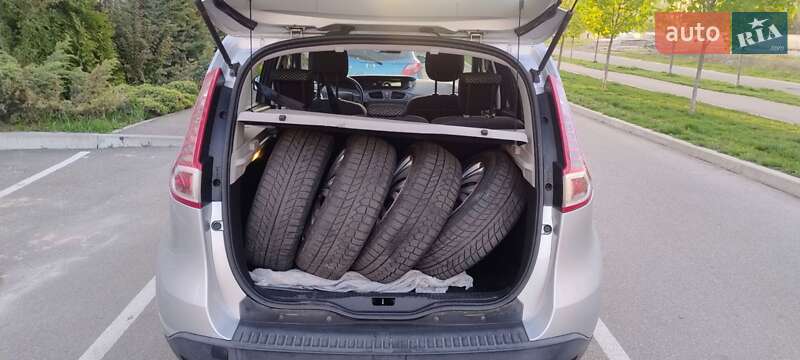 Мінівен Renault Scenic 2011 в Києві