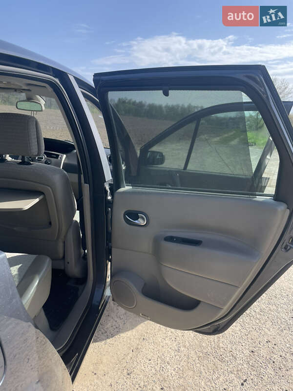 Мінівен Renault Scenic 2004 в Львові