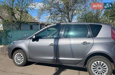 Минивэн Renault Scenic 2010 в 