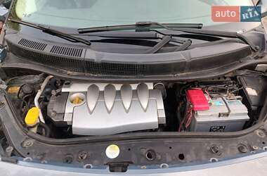 Минивэн Renault Scenic 2005 в 