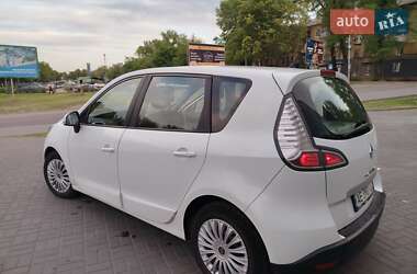 Минивэн Renault Scenic 2014 в 