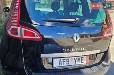 Минивэн Renault Scenic 2012 в 