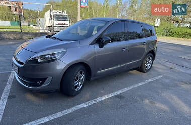 Мінівен Renault Scenic 2012 в 