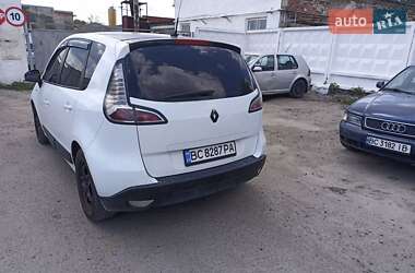 Минивэн Renault Scenic 2012 в 