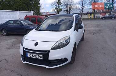 Минивэн Renault Scenic 2012 в 