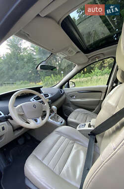 Минивэн Renault Scenic 2010 в 