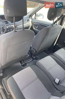 Минивэн Renault Scenic 2015 в 