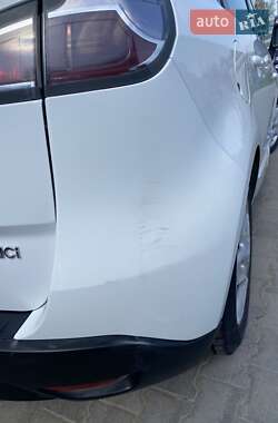 Минивэн Renault Scenic 2015 в 
