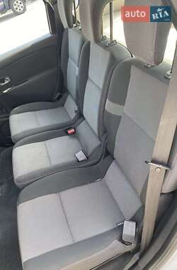 Минивэн Renault Scenic 2015 в 