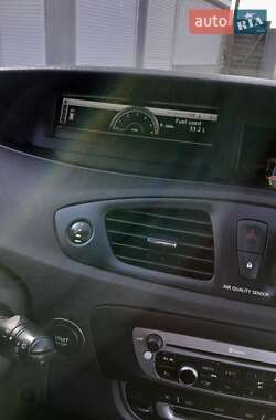 Минивэн Renault Scenic 2012 в 