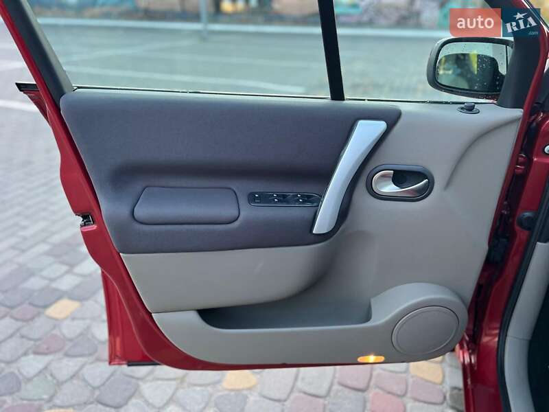 Минивэн Renault Scenic 2006 в Луцке