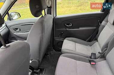 Минивэн Renault Scenic 2016 в 
