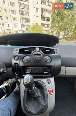 Минивэн Renault Scenic 2003 в 