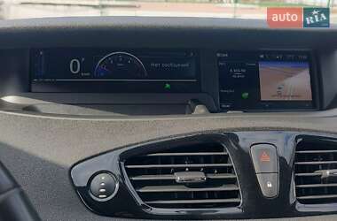 Минивэн Renault Scenic 2015 в 