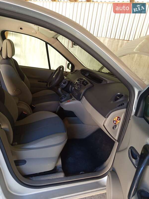 Минивэн Renault Scenic 2005 в Виноградове