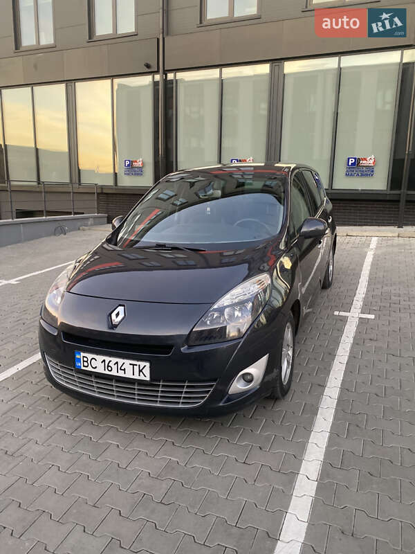 Мінівен Renault Scenic 2011 в 