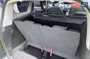 Минивэн Renault Scenic 2013 в 
