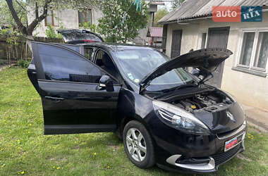 Минивэн Renault Scenic 2013 в 