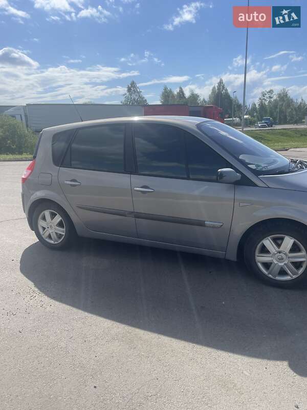 Минивэн Renault Scenic 2004 в Ратным
