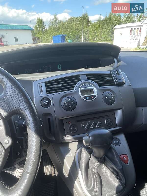 Минивэн Renault Scenic 2004 в Ратным