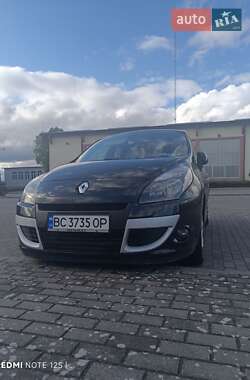 Минивэн Renault Scenic 2011 в 